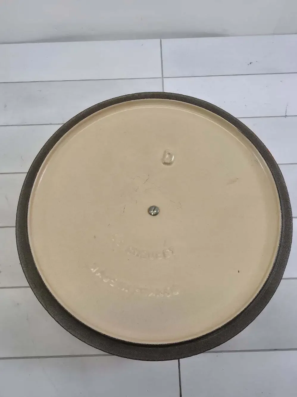 Le Creuset Flame 22cm (9